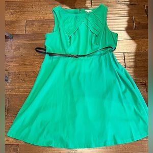Dress Barn 20 bright green sleeveless dress with black belt, EUC.